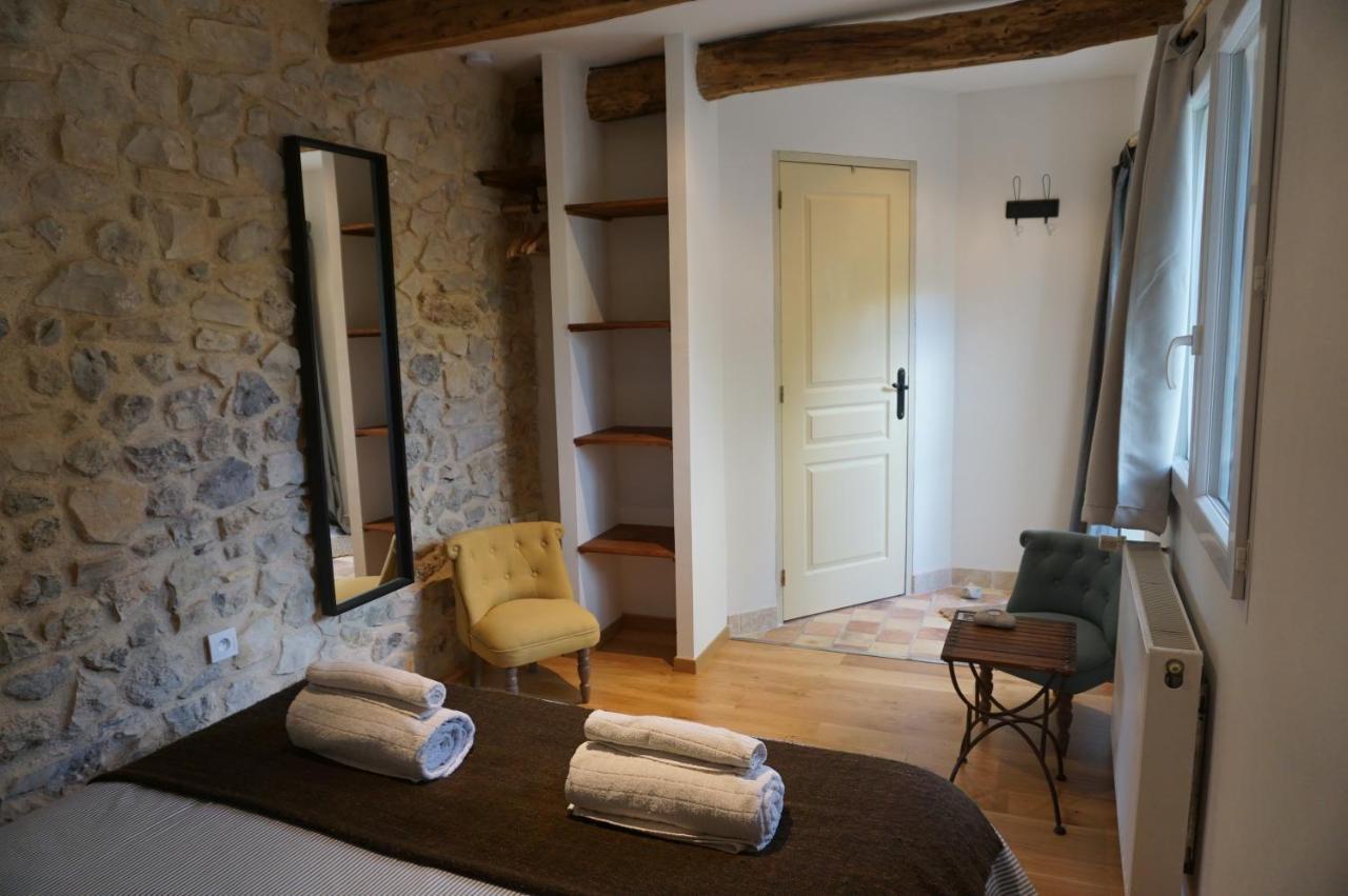 Malia - Chambres D'Hotes & Gite Barret-de-Lioure Ngoại thất bức ảnh